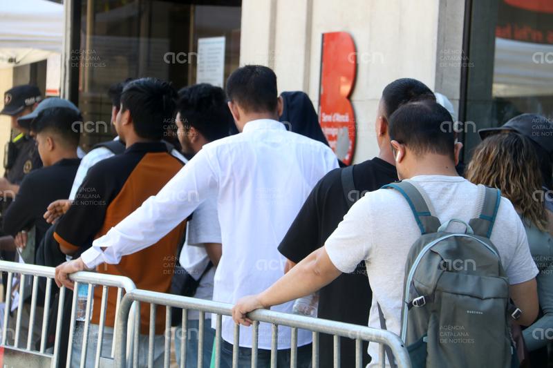 La cooperativa Kloosiv llança una app gratuïta per guiar les persones migrants en el procés de regularització