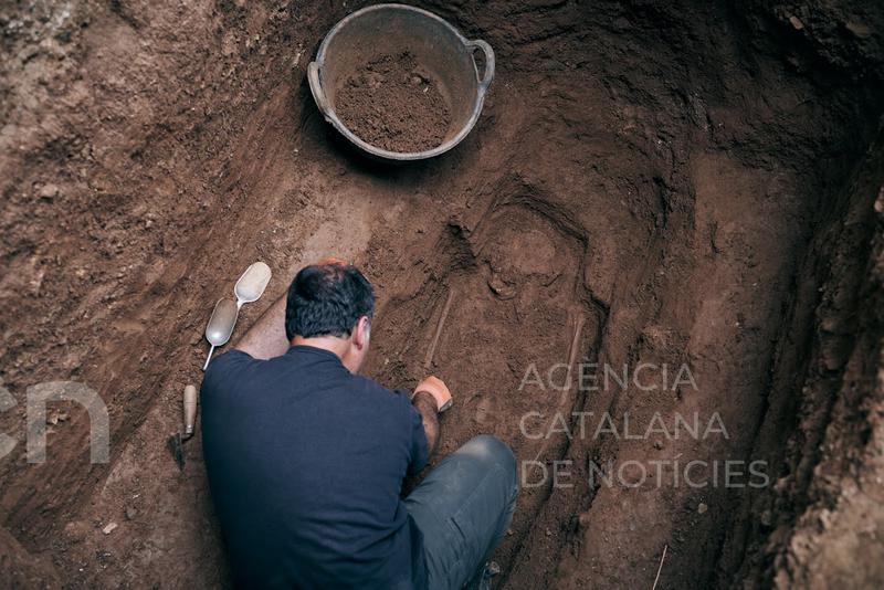 Localitzades dues construccions funeràries intactes de dos magnats del segle X identificats a Castellar Vell