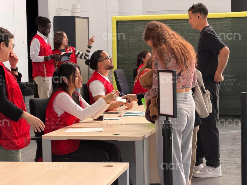 L'Ajuntament de Barcelona atén més de 47.000 persones des de l'inici del procés de regulació d'estrangers