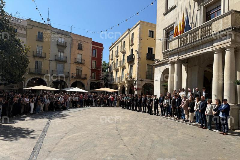 Figueres condemna el crim d'aquest dimarts amb un minut de silenci i l'Ajuntament es presenta com a acusació popular
