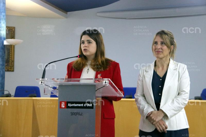 Olot sancionarà 26 comerços que no compleixen la normativa del català amb multes que poden arribar als 3.000 euros