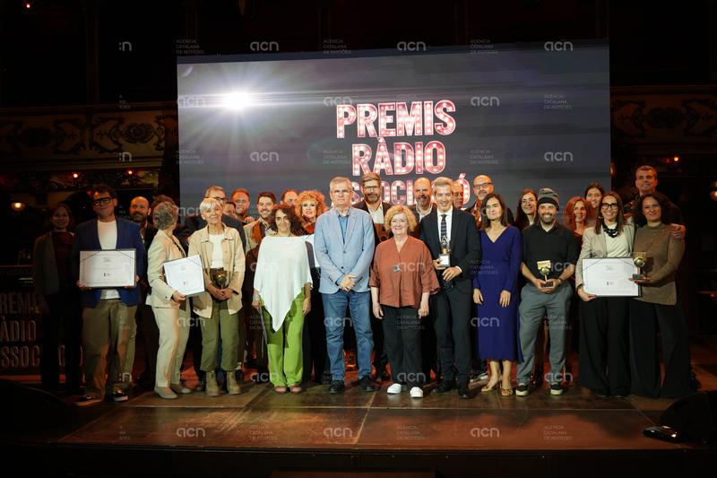 ‘La Renaixença’ recull el guardó al millor programa dels 26ns Premis Ràdio Associació