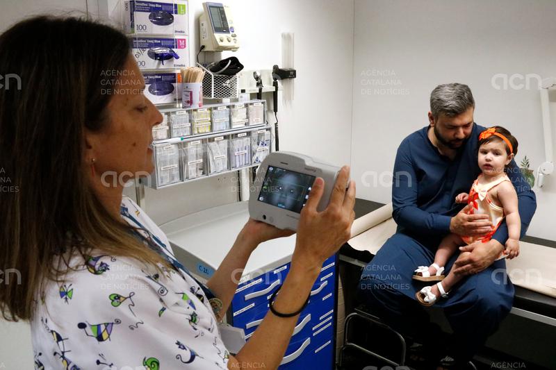 L'Àrea Bàsica de Salut de Salt impulsa un cribratge per detectar l'ull gandul en infants de menys de 18 mesos