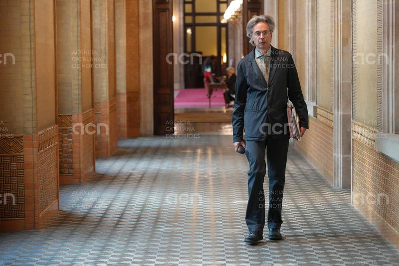 L'informe del Parlament apunta que es podria haver expulsat o suspès temporalment Tarradas per l'atac a Najat Driouech