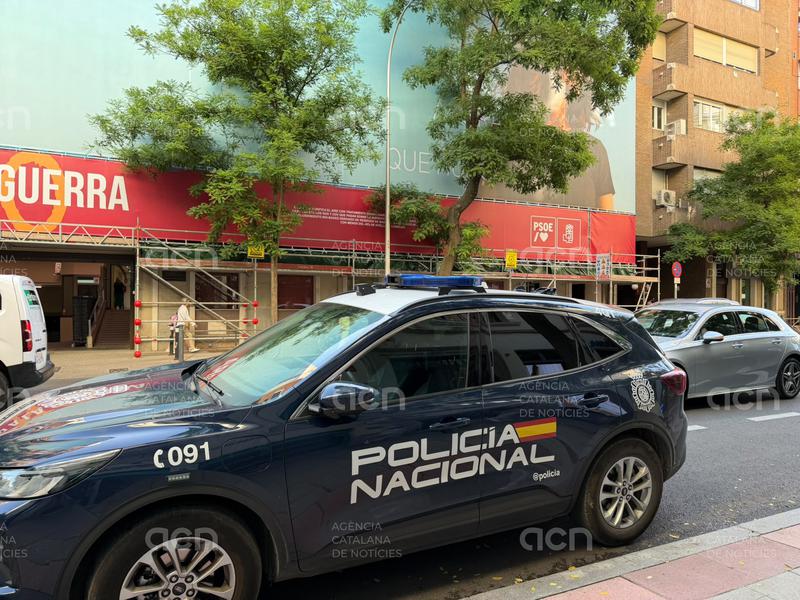 Detenen a Barcelona una persona per robar joies de dones que coneixia per les xarxes socials 
