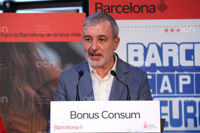 Barcelona recupera els vals descompte en comerços locals amb convocatòries per al nou curs escolar i l’inici d’any