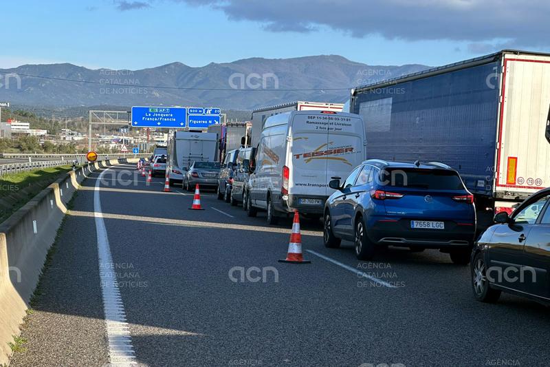 En el 55% dels accidents greus a l'AP-7 a Girona hi ha implicat un camió, tot i que només suposen un 27% del trànsit
