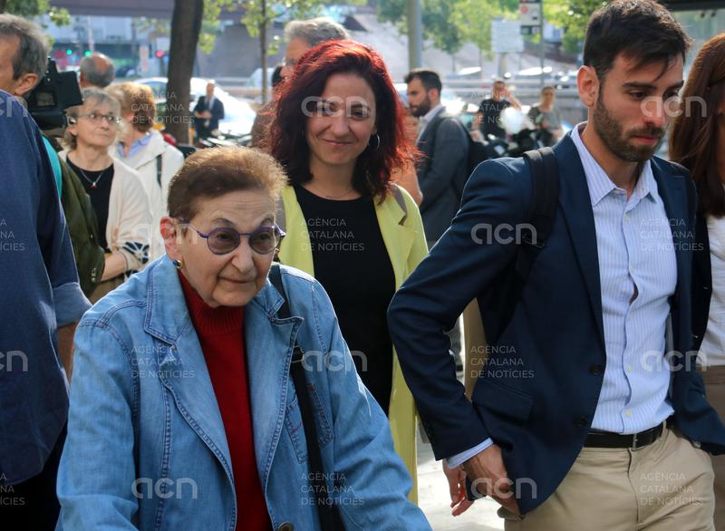 Irídia i Òmnium recorren l'arxivament de la investigació per les tortures a les germanes Serra a Via Laietana