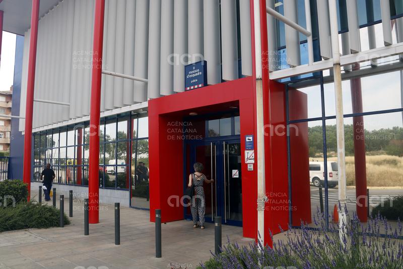 Detenen un home per entrar a robar a les cases dels seus veïns mentre dormien de nit