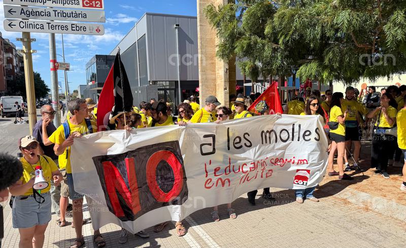 Els docents de l'Ebre tornen a sortir als carrers de Tortosa per oposar-se a l'acord amb Educació