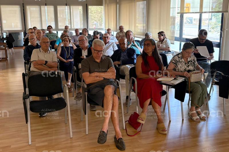 Una quarantena de presidents i representants de comunitats de veïns s'oposen a una sala de concerts a Girona