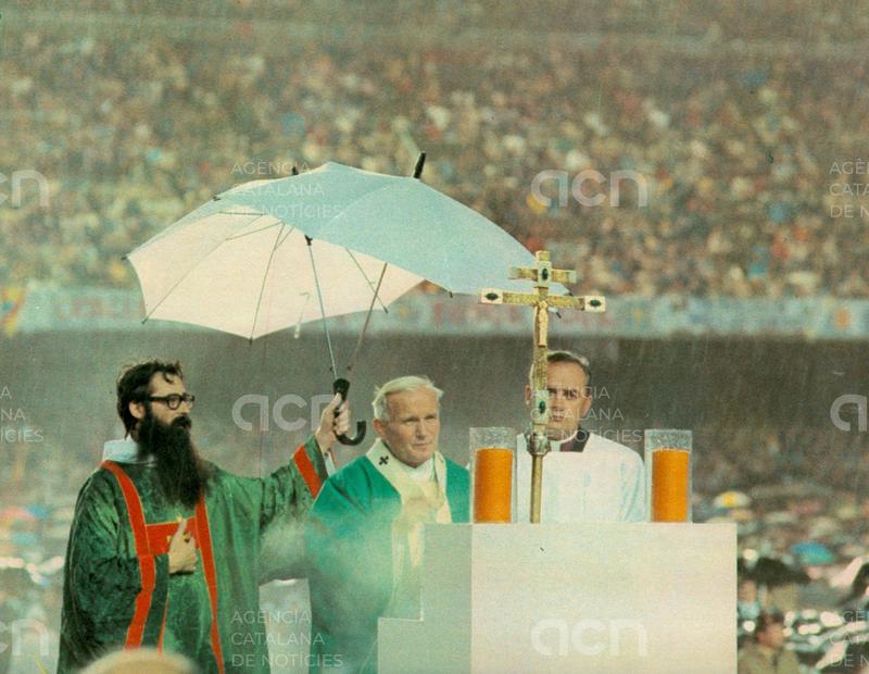 La Sagrada Família, el fil que uneix les anteriors visites d'un papa a Catalunya, els anys 1982 i 2010