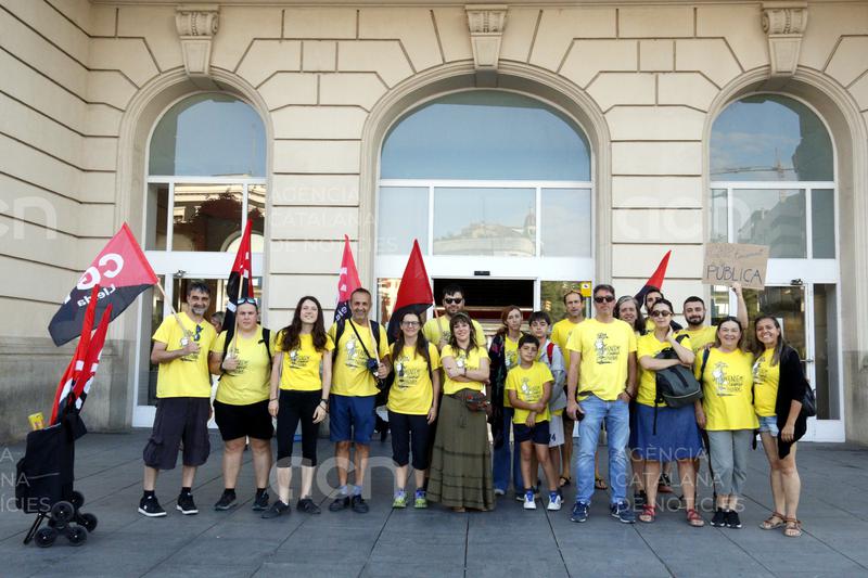 Mobilització de docents a Tàrrega amb motiu de la jornada de vaga a la demarcació de Lleida