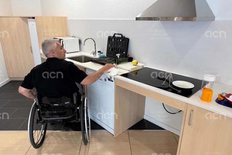 Mifas amplia "substancialment" el servei d'autonomia a persones amb discapacitat amb un espai que simula una casa

