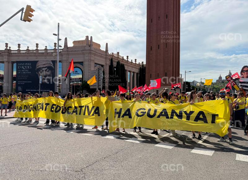 USTEC i els sindicats contraris a l'acord d'Educació fan una crida a una nova jornada de vaga dimarts que ve