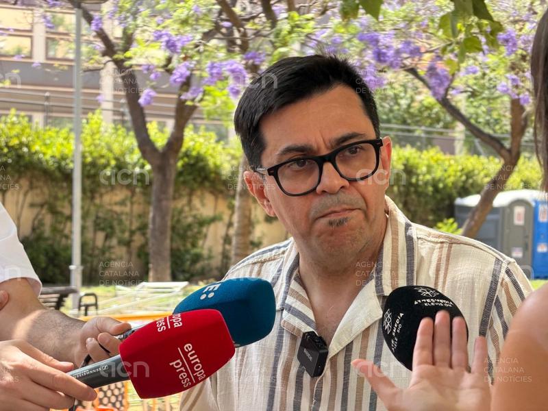 Pisarello reclama a Sánchez "menys retòrica i més acció" si vol salvar la legislatura