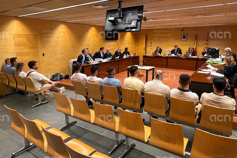 Comença el judici contra els onze acusats d'integrar una organització criminal que fabricava narcollanxes a l'Empordà