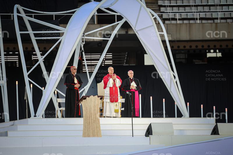 El Papa denuncia a Montjuïc la violència contra les dones i diu que cal afrontar-la "com a societat"
