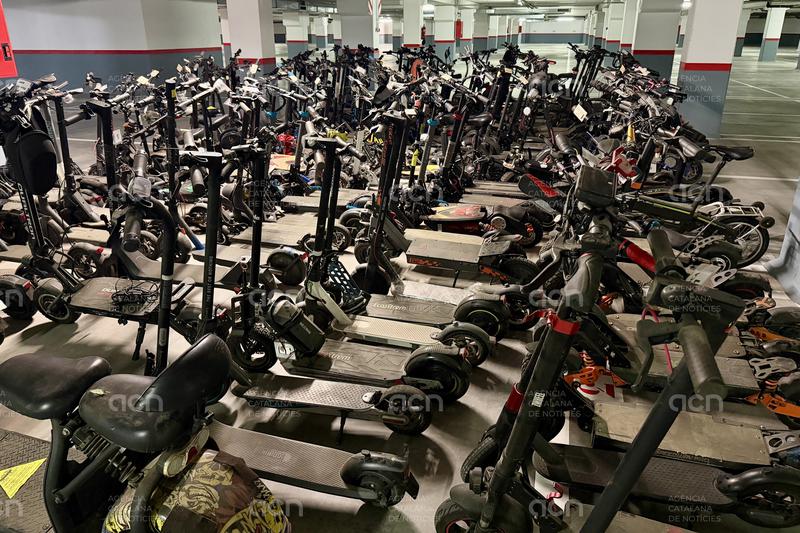 Badalona retira de circulació 250 patinets elèctrics des del novembre: "La mobilitat no pot ser una amenaça"