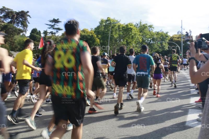Més de 3.000 persones participen a la Cursa Antiracista de Barcelona per reclamar més justícia social