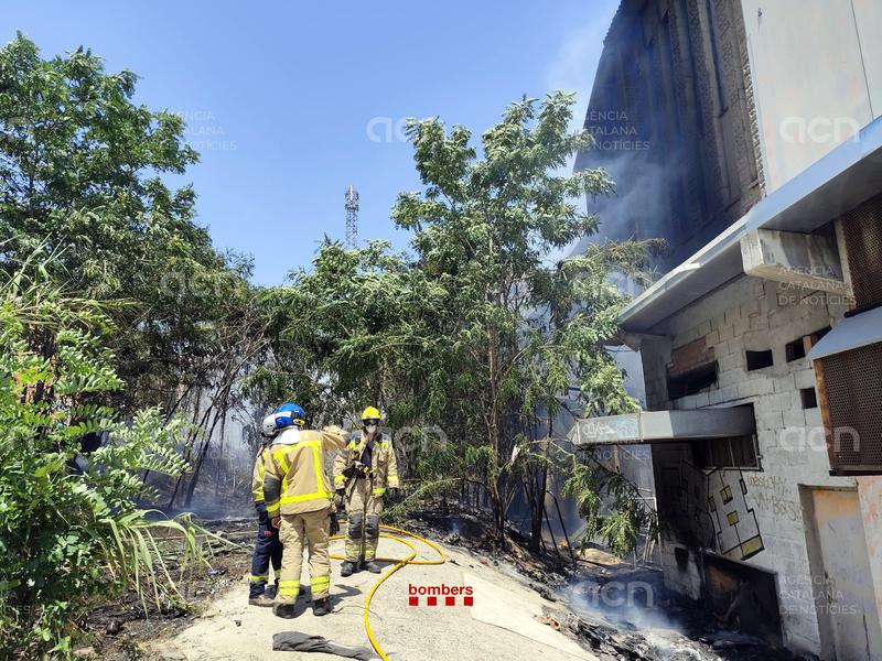 Restablerta l'R4 entre Cerdanyola del Vallès i Sabadell Sud, després d'interrompre's per un incendi proper a les vies