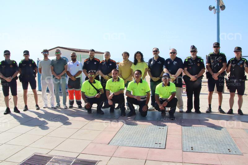Tarragona inicia la temporada d'estiu a les platges amb un reforç del servei de neteja