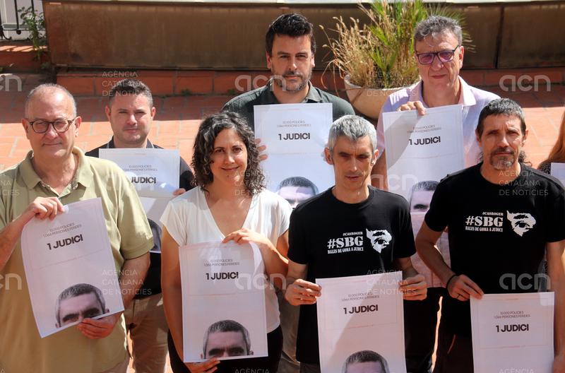 Impulsen una campanya de suport a Roger Español pel judici al setembre contra els policies que li van buidar l'ull l'1-O