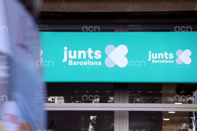 Els candidats arriben a les primàries de Junts a Barcelona dividits pel rol de Puigdemont i amb la mirada posada al PSC