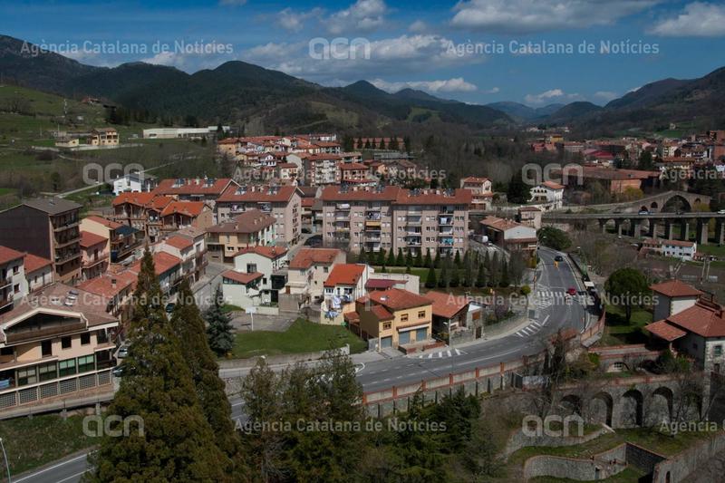 El tall d'un cable de fibra deixa Sant Joan de les Abadesses i Ogassa sense senyal de mòbil i internet