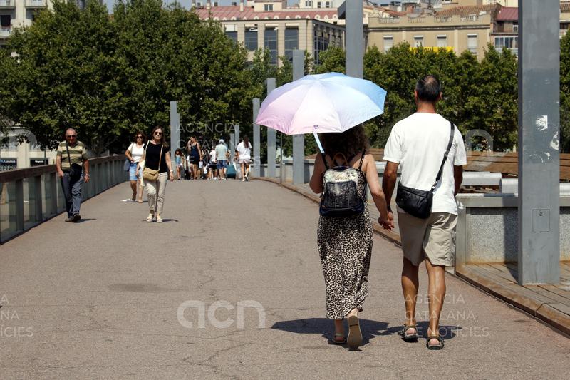 Protecció Civil alerta que la calor nocturna serà molt intensa fins dimarts al litoral i prelitoral