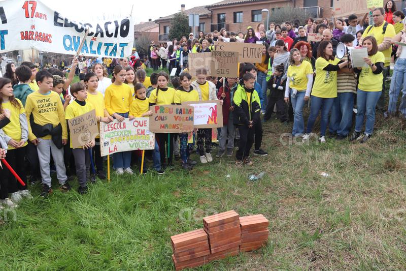 El Govern vol unes instal·lacions "definitives" per a l'institut de Sils, però diu que el pressupost ja està compromès