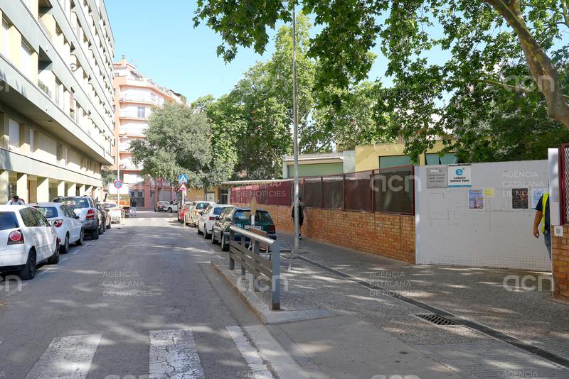 Girona comença les obres per pacificar el Col·legi Groc i treure els cotxes del carrer on hi ha l'entrada del centre