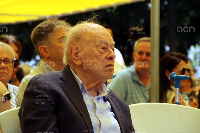Pujol demana en l'homenatge de la JNC "integrar la gent que ve de fora i cohesionar"