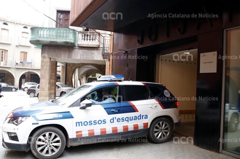 Detingut un home acusat de fer tocaments a dues menors a les piscines municipals de Balaguer