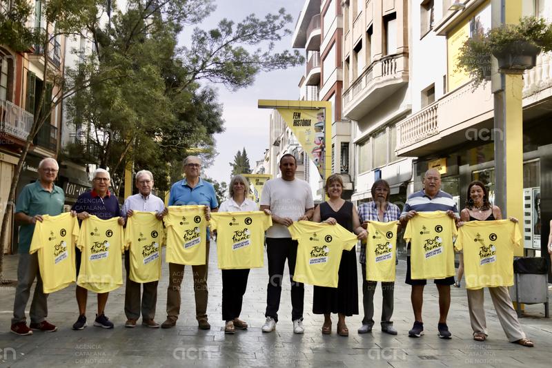 Granollers obre un 'village' amb música, exposició de bicicletes, botigues i pantalla gegant per seguir el Grand Départ
