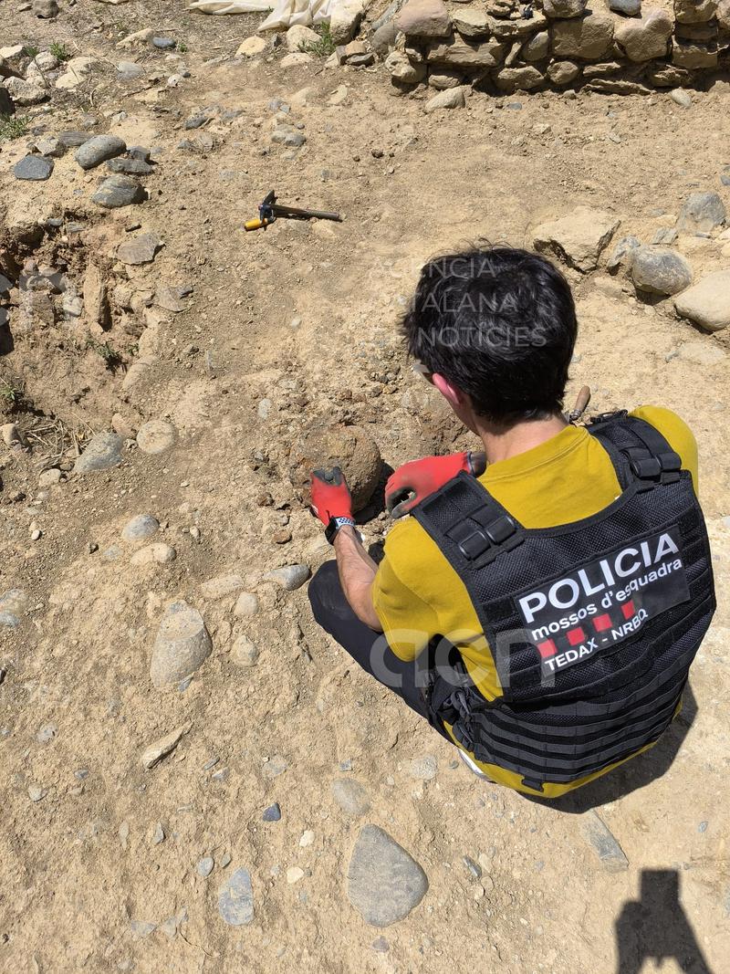 Troballa d'una bomba de morter del segle XVII al jaciment del Pati de les Monges de la Seu d’Urgell