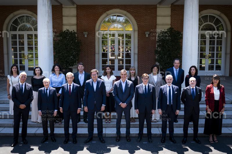 Illa i Sánchez escenifiquen a la Moncloa el suport institucional a la gigafactoria d'IA de Móra la Nova