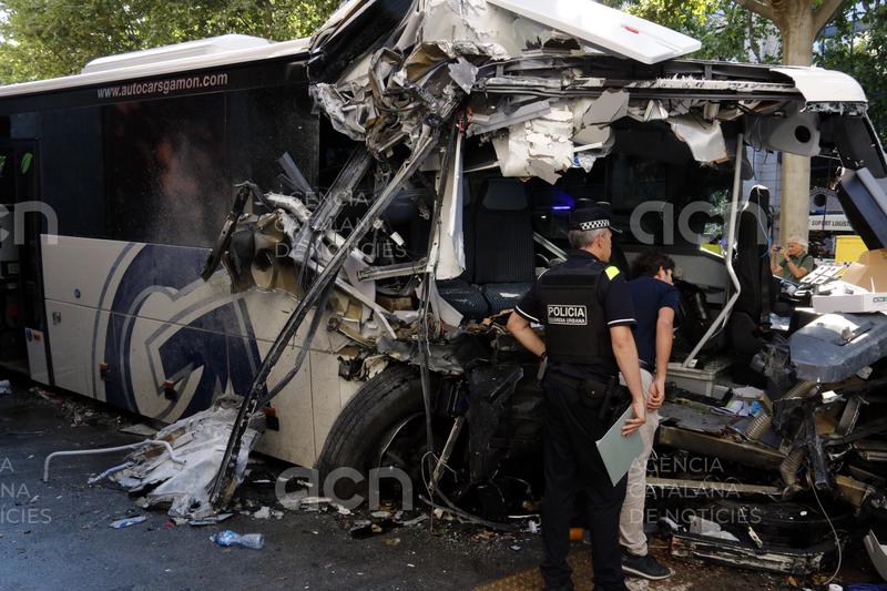 Un dels sis hospitalitzats per l'accident d'autobús a Lleida es troba a l'UCI en estat crític amb evolució favorable