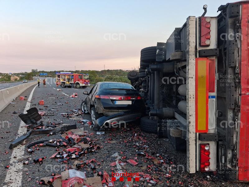 Reoberta completament l'AP-7 a la Pobla de Montornès en sentit sud després d'hores tallada per un accident