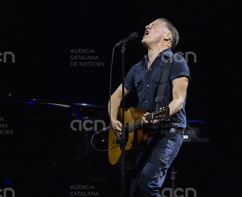 Bryan Adams obre el Cap Roig Festival portant damunt l'escenari els seus grans èxits atemporals en format íntim
