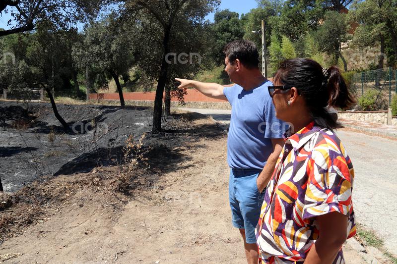Els veïns de la urbanització de Vall Repòs tornen a casa després de 48 hores desallotjats per l'incendi de les Gavarres