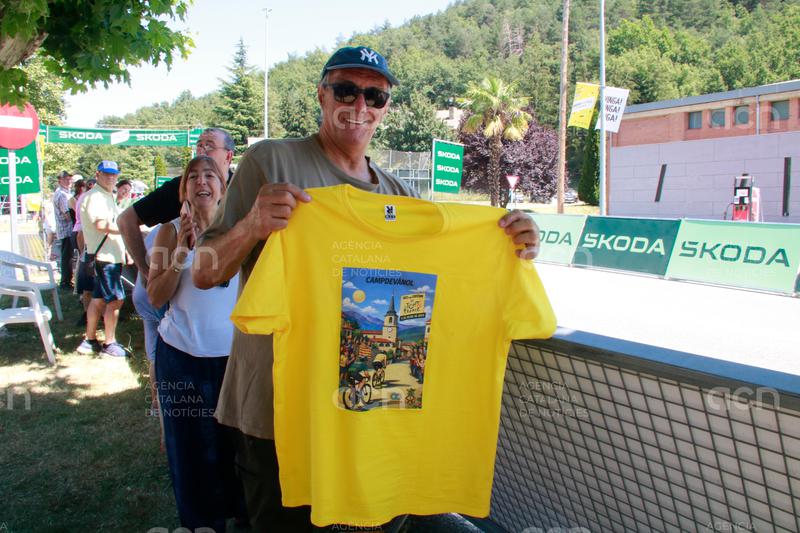Campdevànol vibra amb el pas del Tour de França: "Tenir un esprint especial a deu metres de casa no té preu"