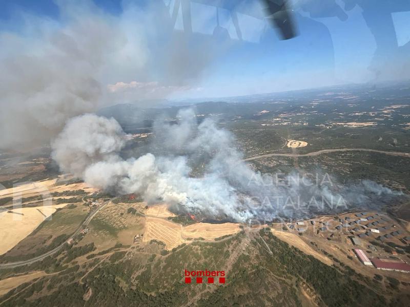 Els Bombers donen per estabilitzat l’incendi d’Artesa de Segre i se centren en els focs de Sentmenat i l’Anoia