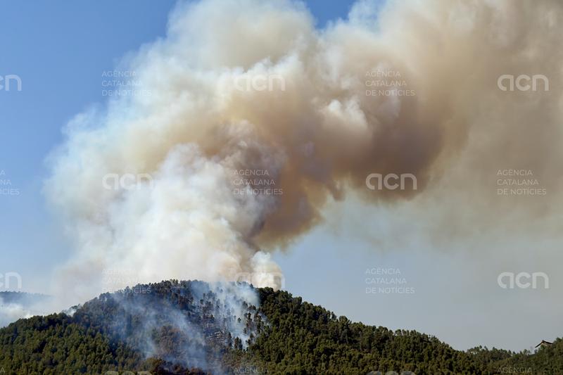 Els Bombers alerten de "represes importants" a Sentmenat i de condicions meteorològiques "extraordinàriament crítiques"