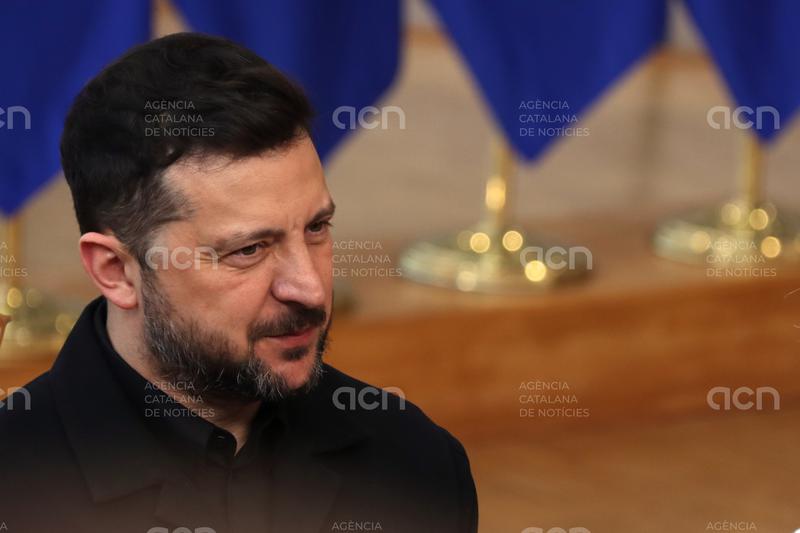 Zelenski demana a l'OTAN desenvolupar "el més aviat possible" sistemes de defensa aèria per interceptar míssils russos