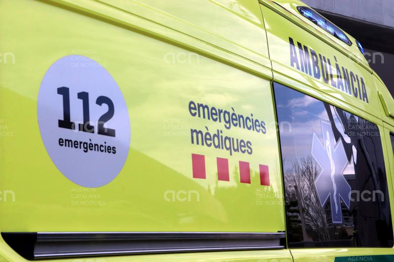 Tretze ferits traslladats a hospitals per la caiguda d'un arbre sobre un porxo d'una masia a Batet de la Serra