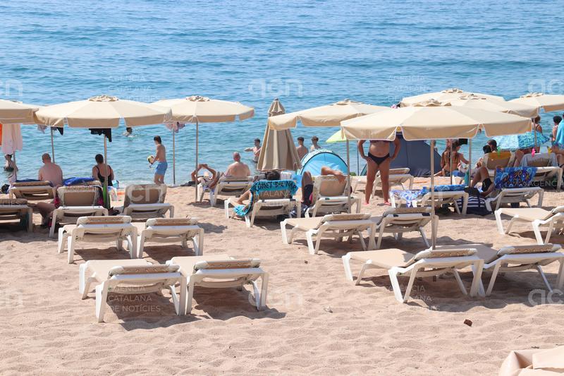 Lloret de Mar prohibeix fumar a les terrasses de guinguetes i limita les zones on llogar les gandules