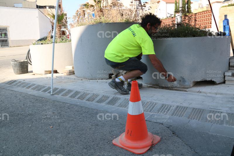 La Ràpita equipa la brigada municipal amb polseres intel·ligents que alerten d'un possible cop de calor