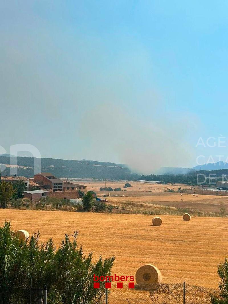 Estabilitzat el foc de Navarcles, que ha afectat 30 hectàrees i una planta de reciclatge de residus