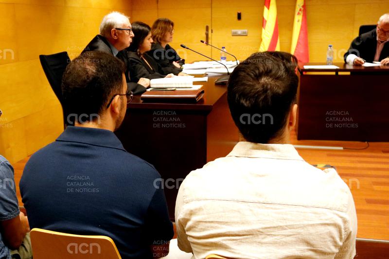 Dos condemnats a 6 anys per intentar matar tres joves a Empuriabrava l'agost del 2019 no entraran a presó